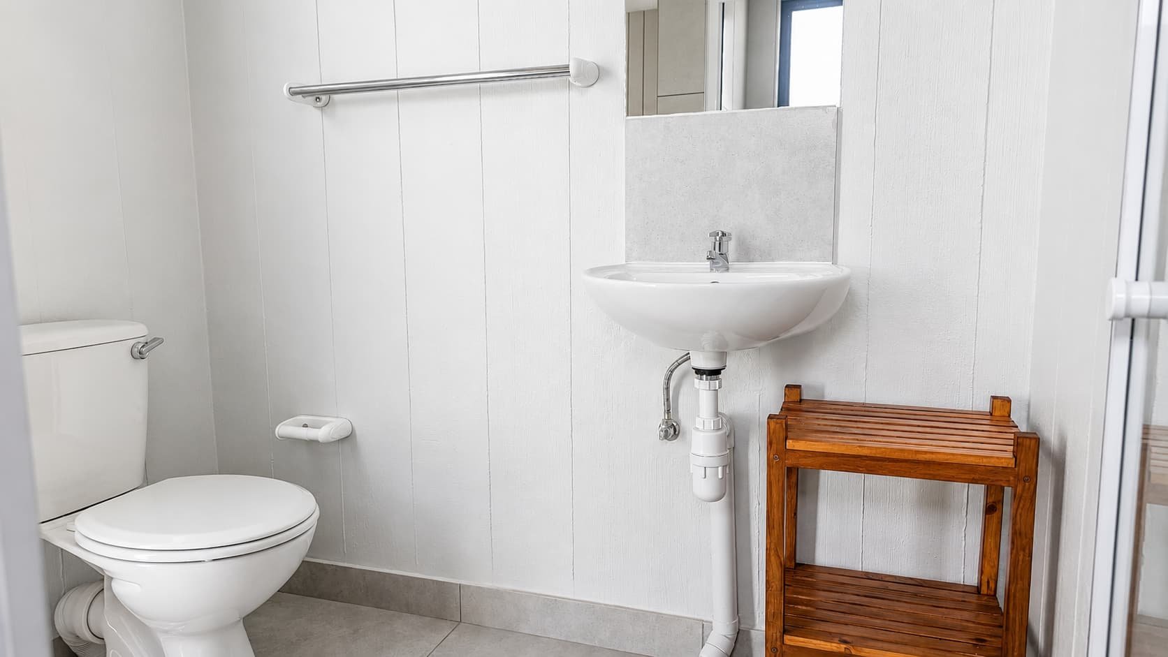 Bathroom basin and shelving on a Premium stand