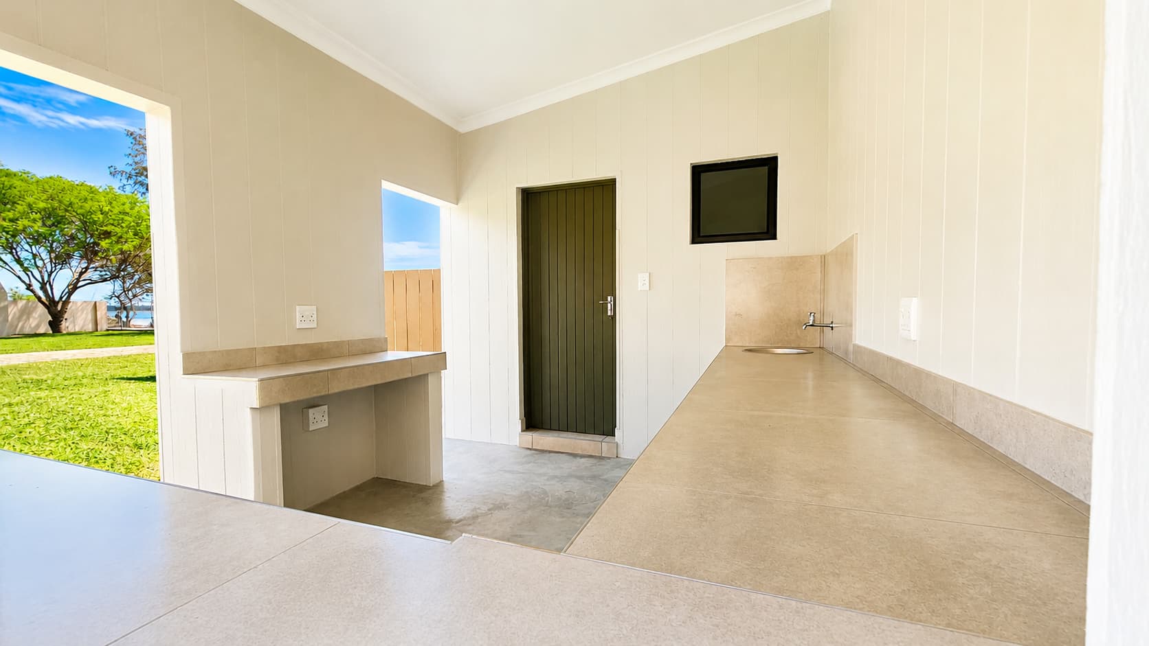 Private kitchenette on a Premium stand